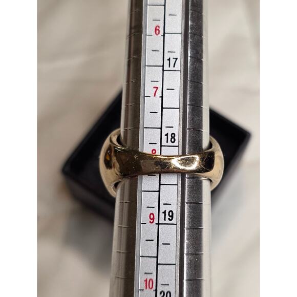 White Enamel Flower & Crystal Gold-Tone Ring Size 9 - Picture 2 of 8